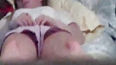 Gf български аматьорски порно клипове получава шибан анал отзад, след като се съблича, тя се приготвя за секс