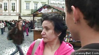 В петък Кийт помоли Мери да го българско безплатно порно изяде и да го смуче, докато той напръска лицето й